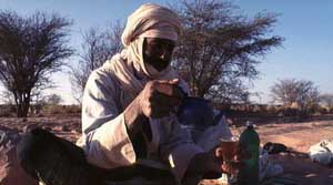 stliche Sahara, Libyen: Groe Expedition - Traditionelle Teezeremonie